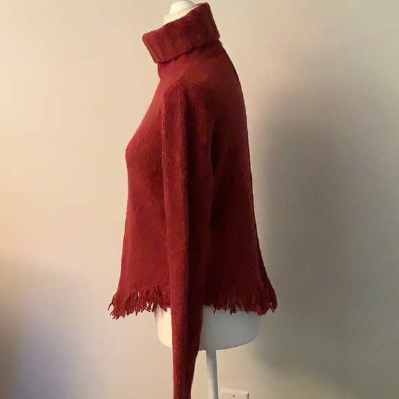 Beautiful Banana Republic knit fringed sweater - Picture 5 of 7